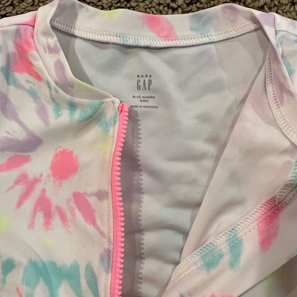 EUC Gap Baby Girls long sleeve One Piece Swimsuit 6-12 months - Picture 3 of 3